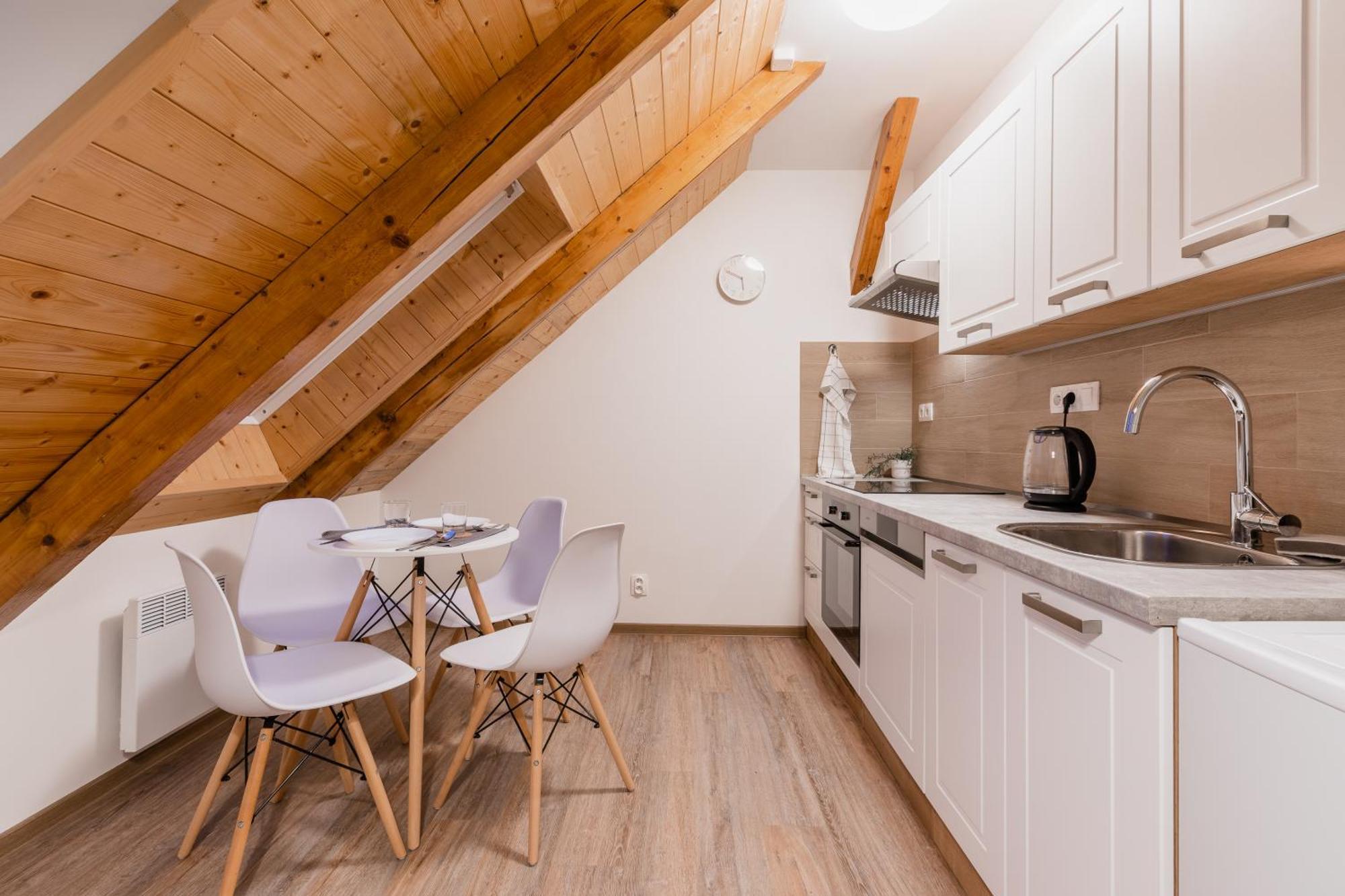 Romanticky Loft Parking U Hlavniho Nadrazi Olomouc Eksteriør billede